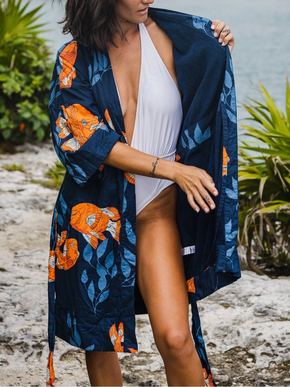California Cowboy La Sirena Garibaldi Fish Navy Tie-Waist Coverup Robe Xs/S